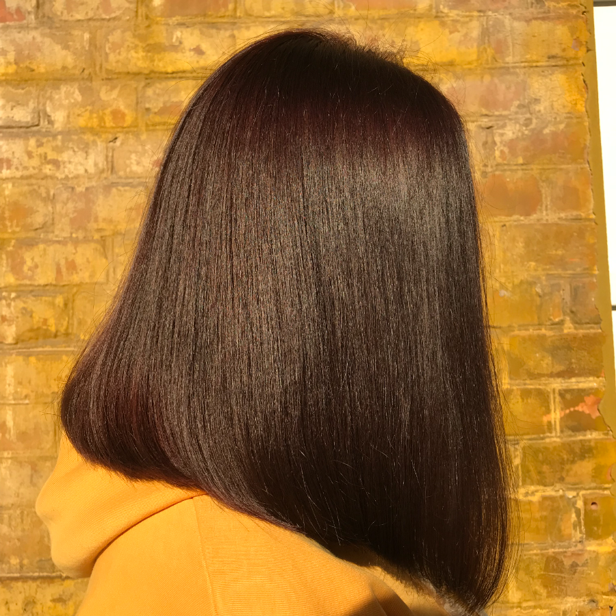 Carré long brun glacé, vue de profil — réalisation Iris Azur