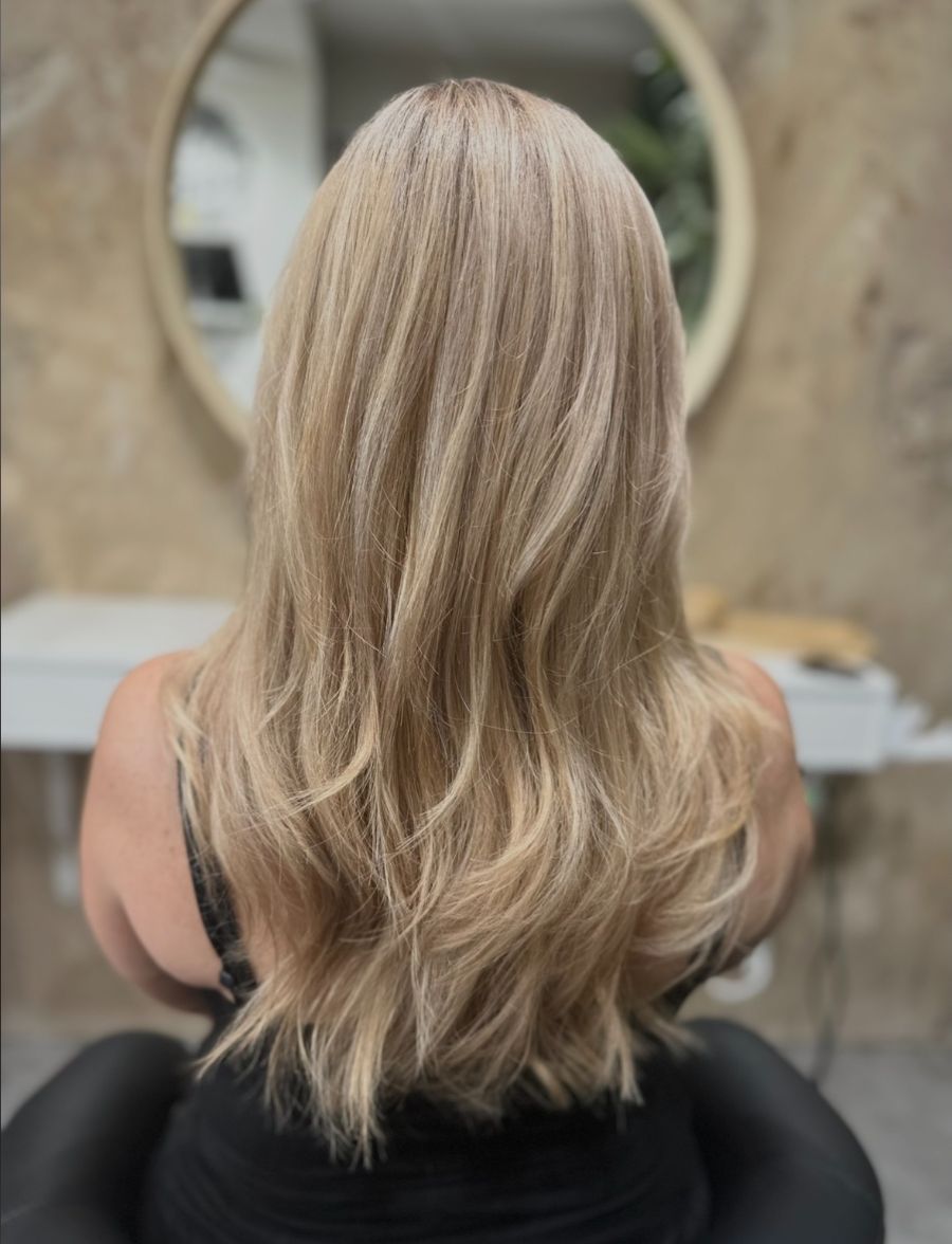 Blond balayage, vue de dos — réalisation Iris Azur