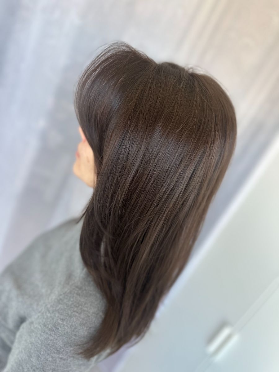 Coupe dégradée brune, vue de profil — réalisation Iris Azur